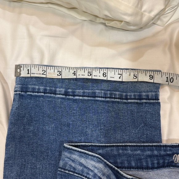 Women’s Wrangler Flared Denim Jeans - Picture 3 of 4